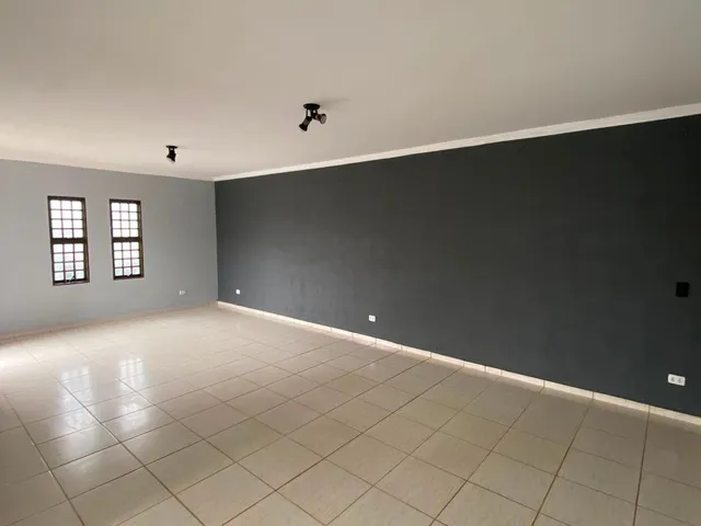 Casa 3 quartos e 2 banheiros, para alugar, no bairro Parque dos Pássaros em Extrema