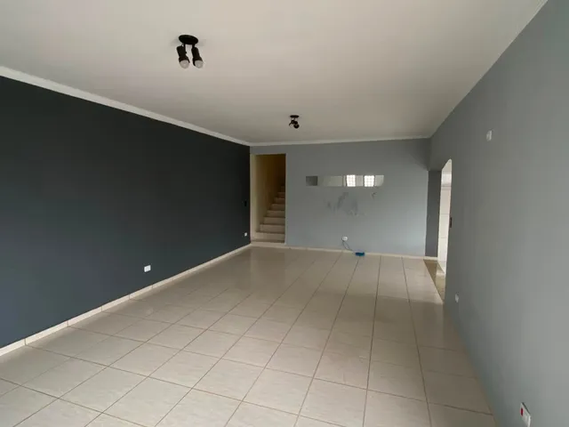Casa 3 quartos e 2 banheiros, para alugar, no bairro Parque dos Pássaros em Extrema