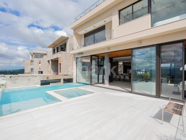 Casa com 530m² 4 quartos e 9 banheiros, à venda, no bairro Alphaville em Santana de Parnaíba