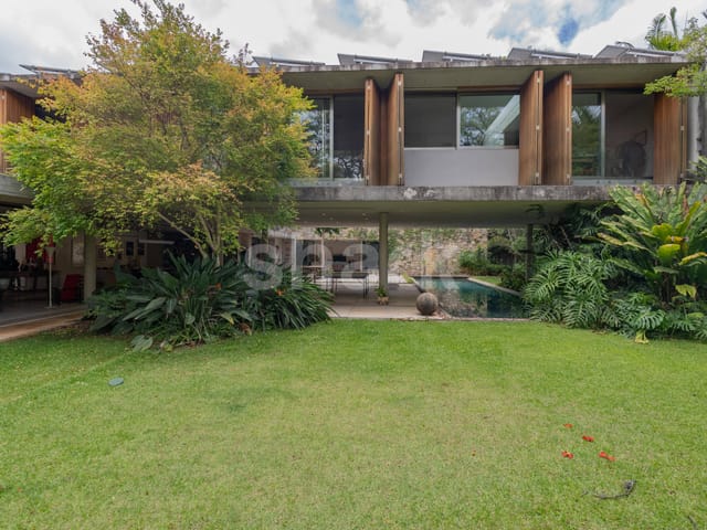 Casa 3 quartos e 5 banheiros, à venda, no bairro Cidade Jardim em São Paulo