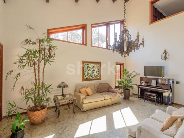 Casa com 688m² 5 quartos e 7 banheiros, à venda, no bairro Alphaville em Santana de Parnaíba