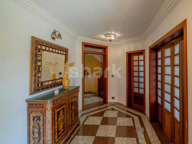 Casa com 688m² 5 quartos e 7 banheiros, à venda, no bairro Alphaville em Santana de Parnaíba