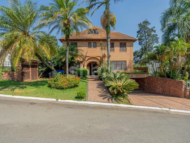 Casa com 688m² 5 quartos e 7 banheiros, à venda, no bairro Alphaville em Santana de Parnaíba