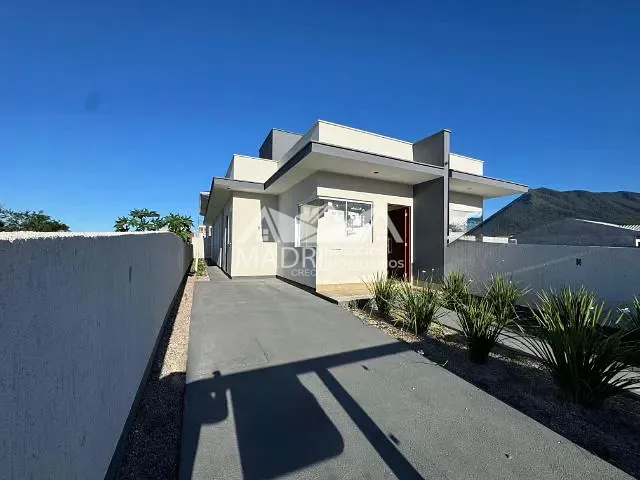 Casa 3 quartos e 2 banheiros, à venda, no bairro Guarda do Cubatão em Palhoça