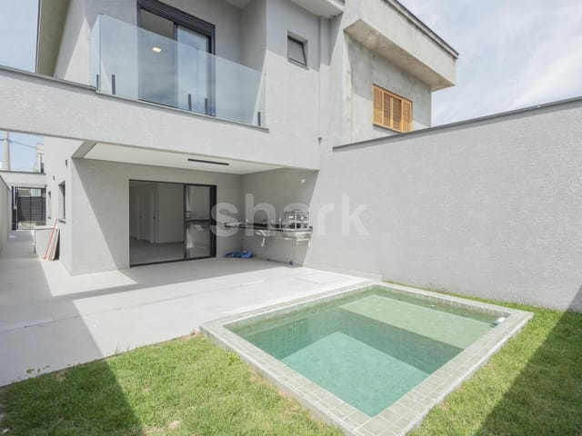 Casa com 150m² 3 quartos e 5 banheiros, à venda, no bairro Villas do Jaguari em Santana de Parnaíba