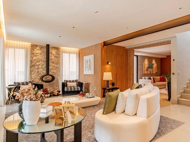 Casa com 799m² 4 quartos e 5 banheiros, à venda, no bairro Alphaville em Santana de Parnaíba