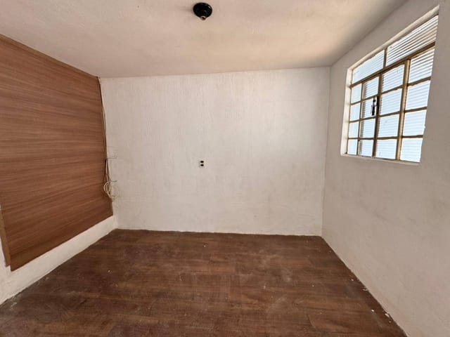 Casa 2 quartos e 1 banheiro, à venda, no bairro Conjunto Habitacional Parque Itajaí em Campinas