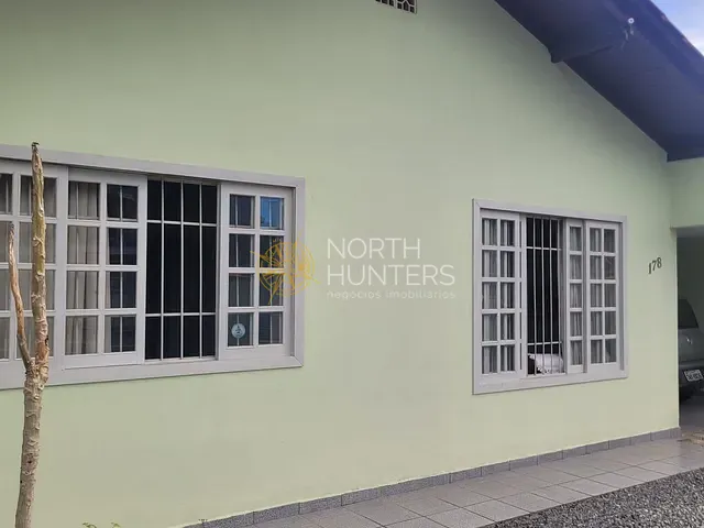 Casa com 160m² 4 quartos e 3 banheiros, à venda, no bairro Nova Brasília em Joinville