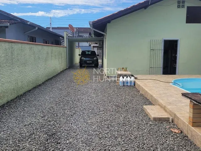 Casa com 160m² 4 quartos e 3 banheiros, à venda, no bairro Nova Brasília em Joinville