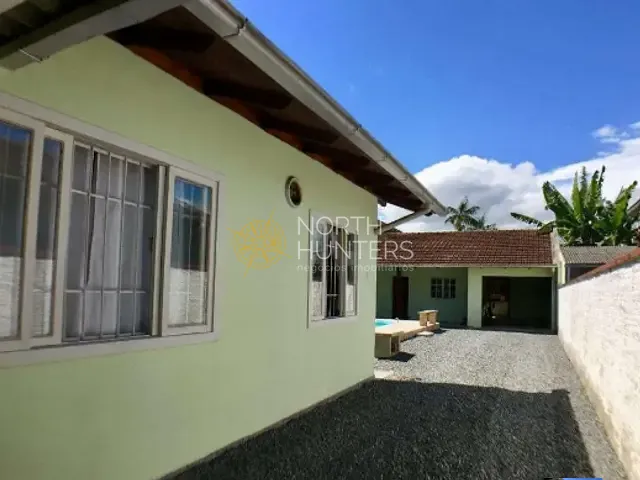 Casa com 160m² 4 quartos e 3 banheiros, à venda, no bairro Nova Brasília em Joinville