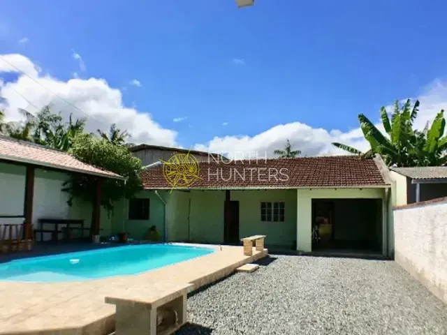 Casa com 160m² 4 quartos e 3 banheiros, à venda, no bairro Nova Brasília em Joinville