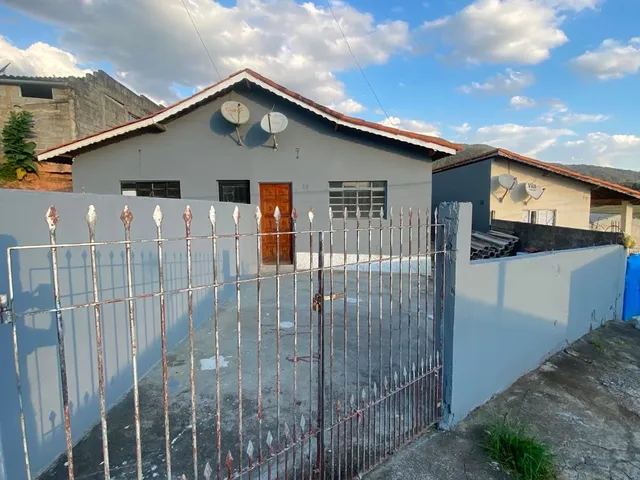 Casa 2 quartos e 1 banheiro, para alugar, no bairro Mantiqueira em Extrema