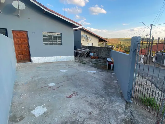 Casa 2 quartos e 1 banheiro, para alugar, no bairro Mantiqueira em Extrema