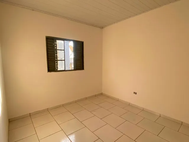 Casa 2 quartos e 1 banheiro, para alugar, no bairro Mantiqueira em Extrema