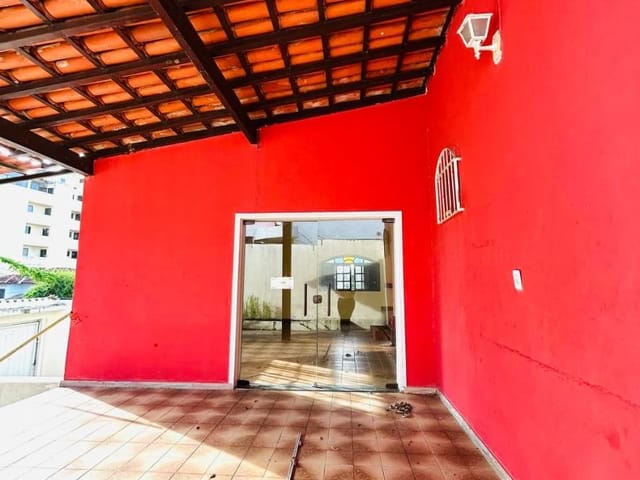 Casa com 518m² 5 quartos e 2 banheiros, para alugar, no bairro Cajueiros em Macaé