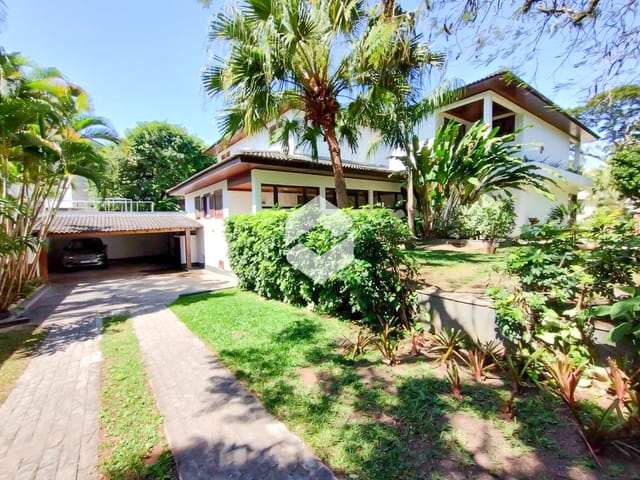 Casa com 1800m² 6 quartos e 8 banheiros, à venda, no bairro Barra da Tijuca em Rio de Janeiro