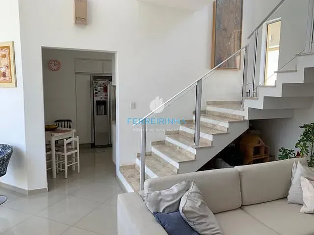 Casa com 295m² 4 quartos e 3 banheiros, à venda, no bairro Urbanova em São José dos Campos