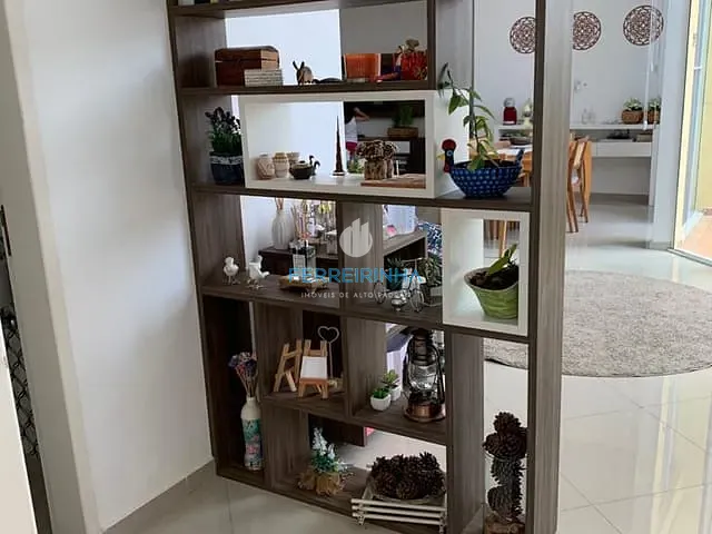 Casa com 295m² 4 quartos e 3 banheiros, à venda, no bairro Urbanova em São José dos Campos