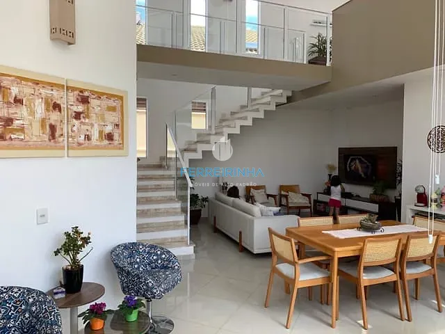 Casa com 295m² 4 quartos e 3 banheiros, à venda, no bairro Urbanova em São José dos Campos
