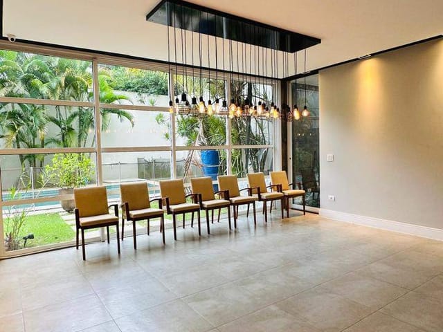 Casa 3 quartos e 5 banheiros, para alugar, no bairro Royal Park Residence em Londrina