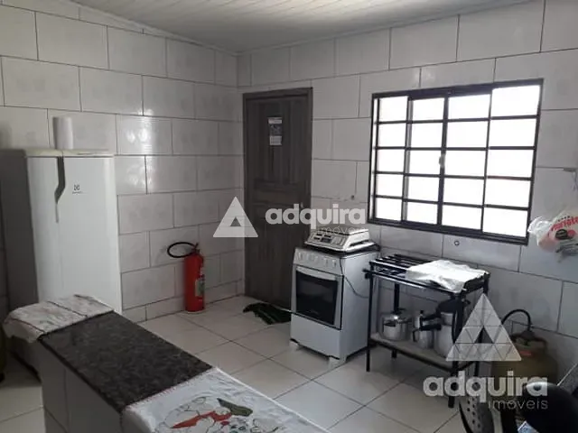 Sobrado 3 quartos e 2 banheiros, à venda, no bairro Contorno em Ponta Grossa