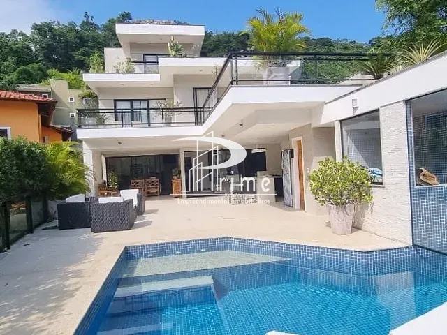 Casa com 900m² 6 quartos e 8 banheiros, à venda, no bairro Engenho do Mato em Niterói