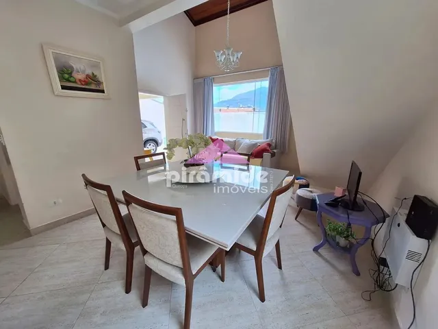 Casa com 285m² 3 quartos e 4 banheiros, à venda, no bairro Jardim Primavera em Caraguatatuba