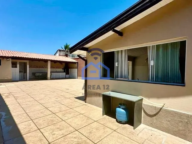 Casa com 300m² 2 quartos e 3 banheiros, à venda, no bairro Loteamento Sato em Caraguatatuba