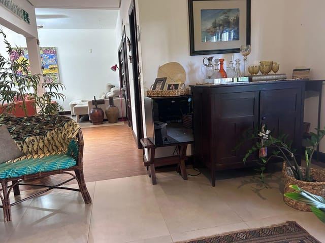 Casa com 387m² 3 quartos e 2 banheiros, à venda, no bairro Andrade em Londrina