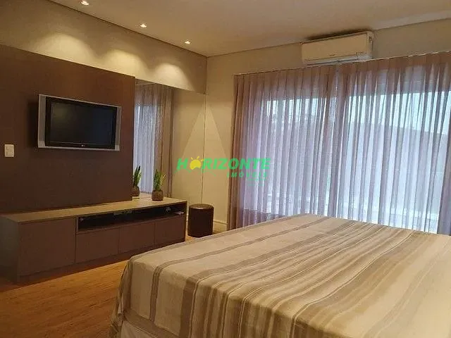 Casa com 670m² 4 quartos e 5 banheiros, à venda, no bairro Condomínio Residencial Jaguary em São José dos Campos