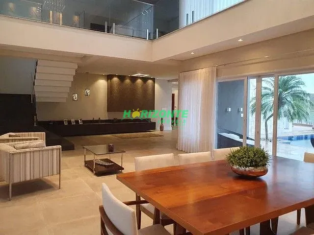Casa com 670m² 4 quartos e 5 banheiros, à venda, no bairro Condomínio Residencial Jaguary em São José dos Campos