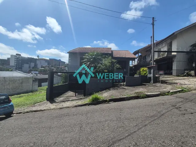 Casa 2 quartos e 2 banheiros, para alugar, no bairro Vila Nova em Novo Hamburgo