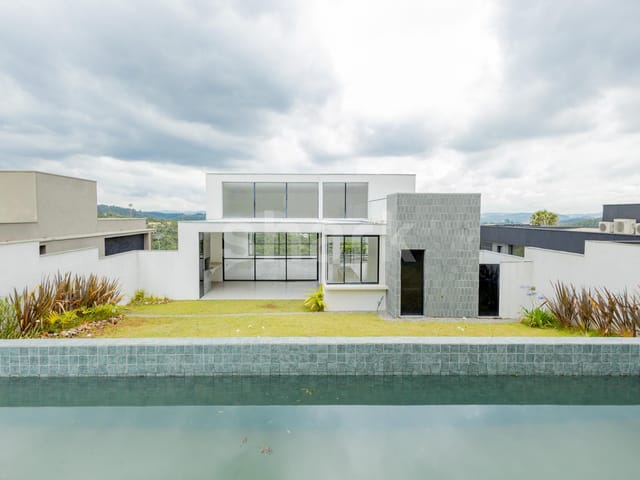 Casa 4 quartos e 5 banheiros, à venda ou para alugar, no bairro Alphaville em Santana de Parnaíba