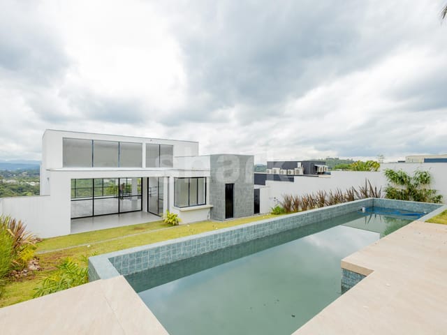 Casa 4 quartos e 5 banheiros, à venda ou para alugar, no bairro Alphaville em Santana de Parnaíba