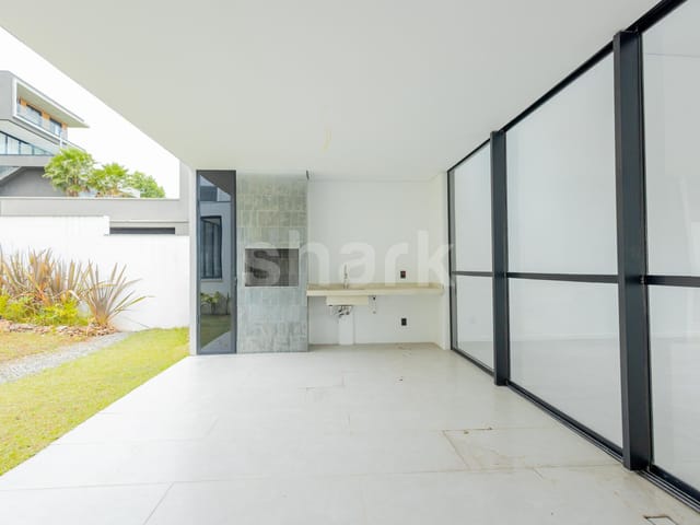 Casa 4 quartos e 5 banheiros, à venda ou para alugar, no bairro Alphaville em Santana de Parnaíba