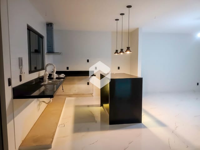 Casa com 180m² 4 quartos e 4 banheiros, à venda, no bairro Vargem Pequena em Rio de Janeiro