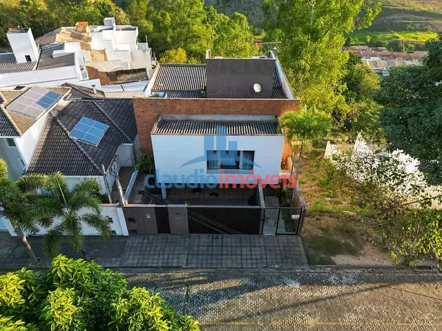 Casa 3 quartos e 6 banheiros, à venda, no bairro Jardim Amália em Volta Redonda