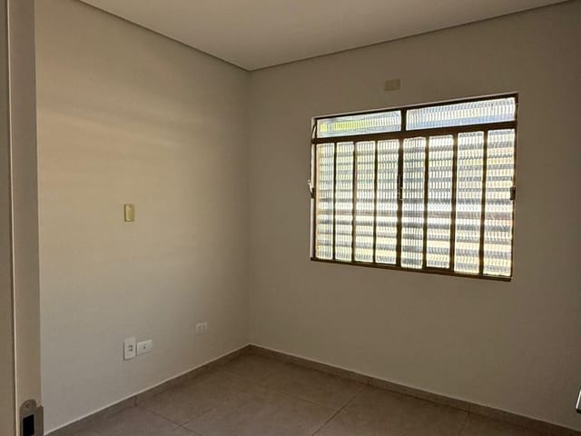 Casa para alugar, no bairro Jardim Higienópolis em Londrina