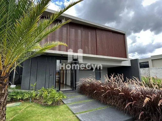 Casa com 525m² 4 quartos e 6 banheiros, à venda, no bairro Jardins Itália em Goiânia