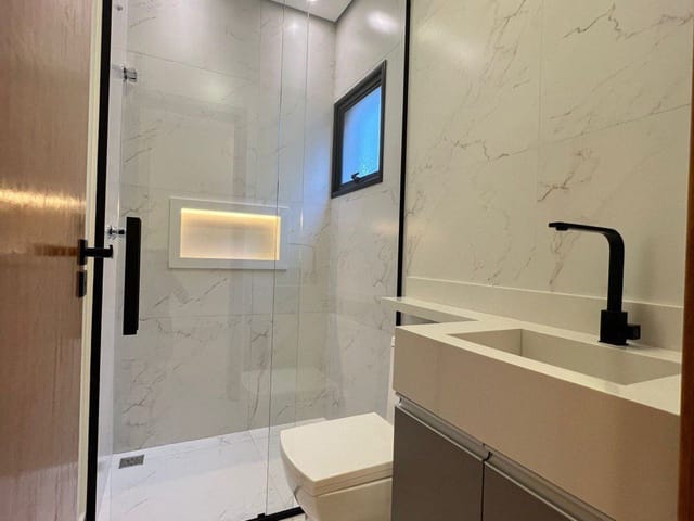 Casa com 150m² 3 quartos e 5 banheiros, à venda, no bairro Villas do Jaguari em Santana de Parnaíba