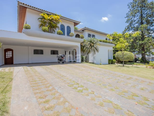 Casa com 959m² 4 quartos e 5 banheiros, à venda ou para alugar, no bairro Alphaville Residencial Dois em Barueri