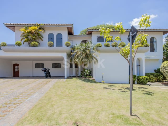 Casa com 959m² 4 quartos e 5 banheiros, à venda ou para alugar, no bairro Alphaville Residencial Dois em Barueri