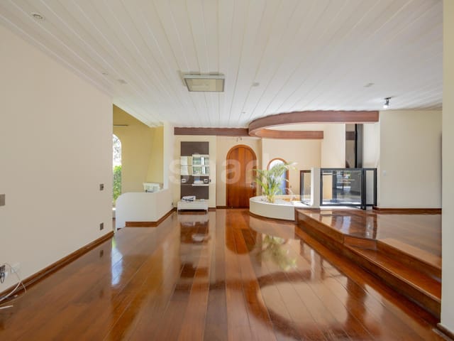 Casa com 959m² 4 quartos e 5 banheiros, à venda ou para alugar, no bairro Alphaville Residencial Dois em Barueri
