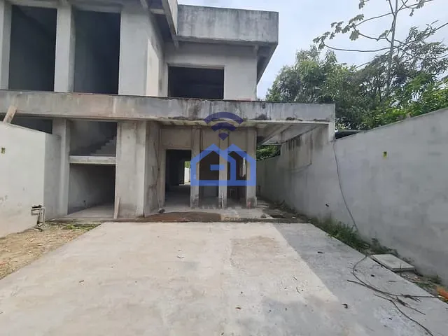 Casa com 248m² 3 quartos e 2 banheiros, à venda, no bairro Capricórnio II em Caraguatatuba