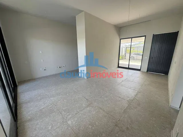 Casa 3 quartos e 3 banheiros, à venda, no bairro Jardim Belvedere em Volta Redonda