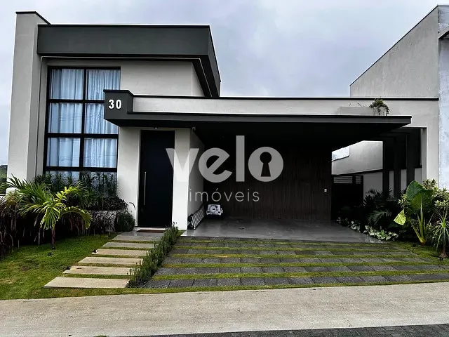 Casa 3 quartos e 3 banheiros, à venda ou para alugar, no bairro Vale dos Cristais em Taubaté