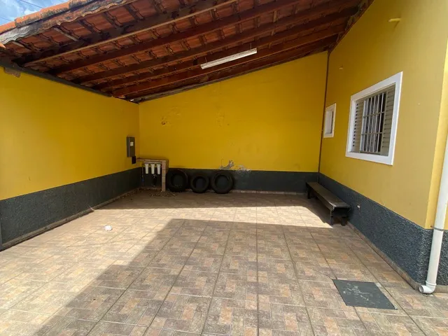 Casa 3 quartos e 2 banheiros, para alugar, no bairro Centro em Extrema