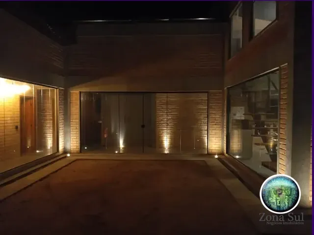 Casa com 1000m² 4 quartos e 2 banheiros, à venda, no bairro Floresta em Sarapuí