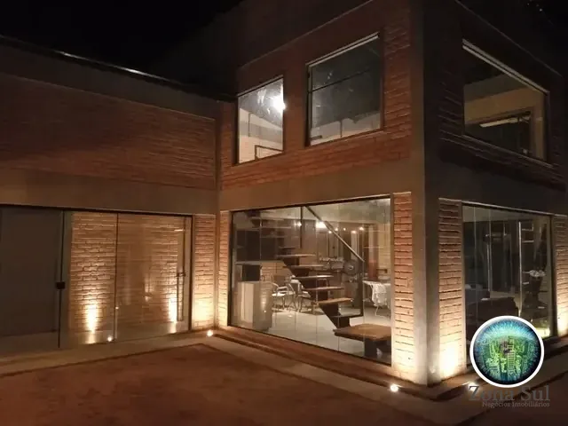 Casa com 1000m² 4 quartos e 2 banheiros, à venda, no bairro Floresta em Sarapuí
