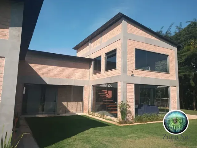 Casa com 1000m² 4 quartos e 2 banheiros, à venda, no bairro Floresta em Sarapuí
